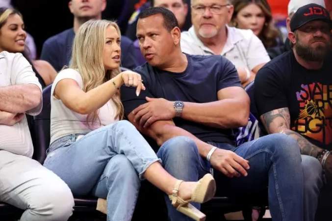 Kathryne Padgett and Alex Rodriguez spotted at Lambeau Field.